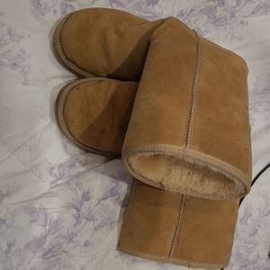 Uggs Womens Size 7.5